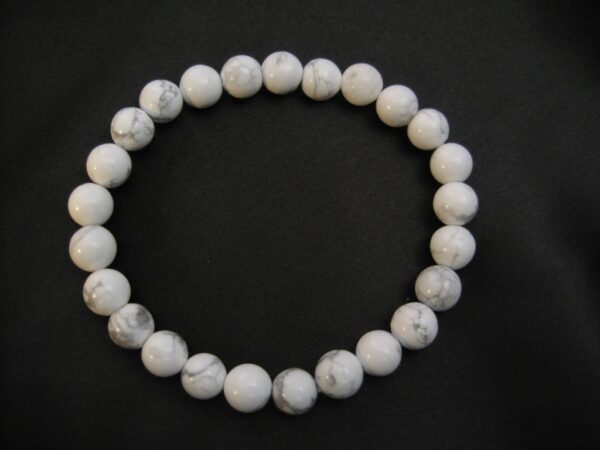 0,8cm gemstone bracelace Howlite White