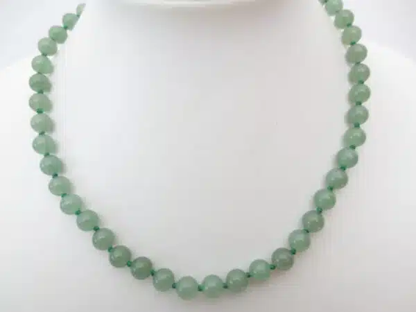 0,8cm stone beads necklace jade