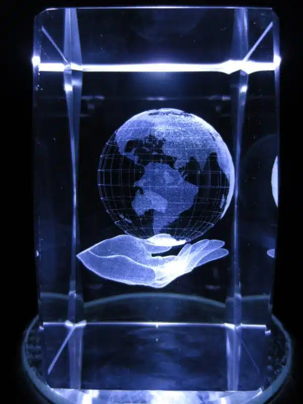 3D laserblok a hand with the world