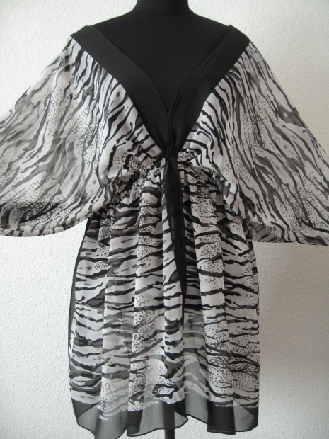 Blouse with zebra print