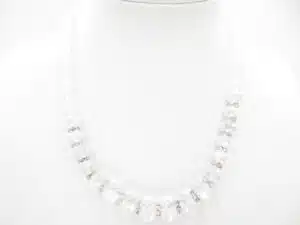 Crystal necklace with diamonds white