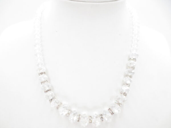 Crystal necklace with diamonds white