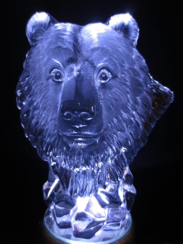 Crystal statue Bear