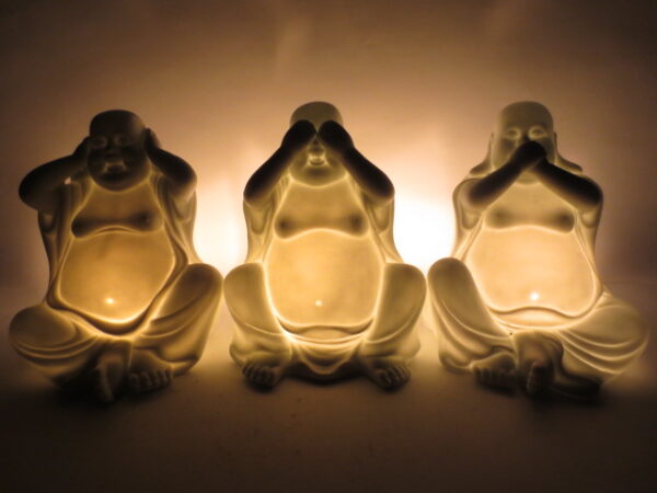 Happy Buddhas oil burner set hear, see, speak no evil white