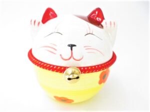 Lucky cat big with bell yellow