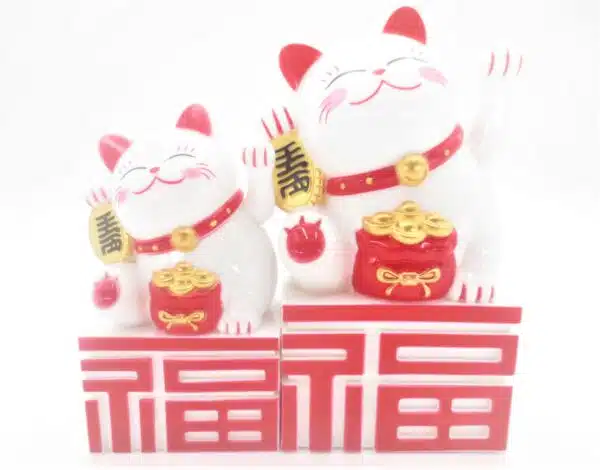 Lucky '' Fu '' Cat White with Movable Arm (M)