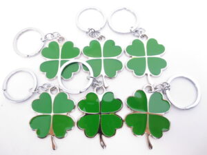 wholesale four-leaf clover keyhanger