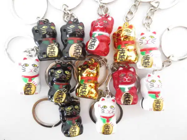 Wholesale - Metal Lucky cat keyhanger (12 pcs)