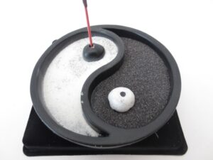 Ying yang incense holder