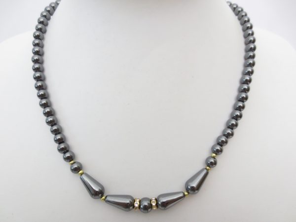 neckalce with one black bead