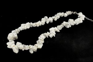 Wholesale 10 mm Single Loop Gemstone Chip Necklace - White Howlite