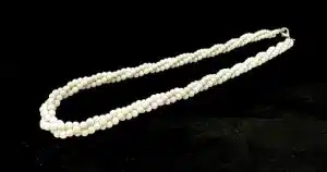 Wholesale Elegant White Beaded Twisted Necklace