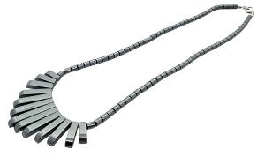 Elegant Graduated Fringe Beads Hematite Necklace