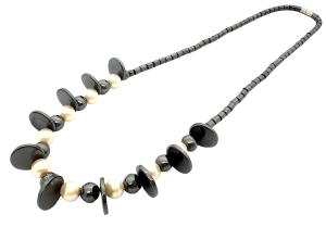 Elegant Hematite Necklace with Pearls (II)